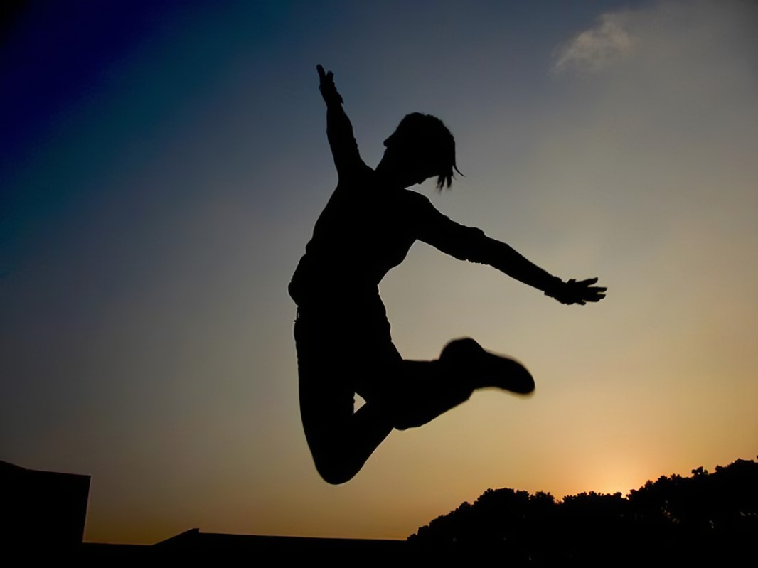 并且赛道沿 并且赛道沿